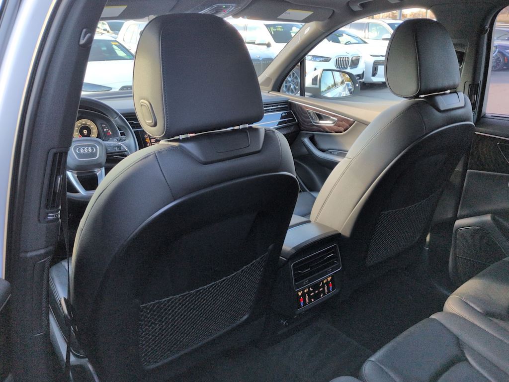 Thumbnail: 2021 Audi Q7 - 13