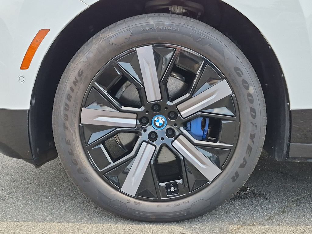 Thumbnail: 2024 BMW iX - 8