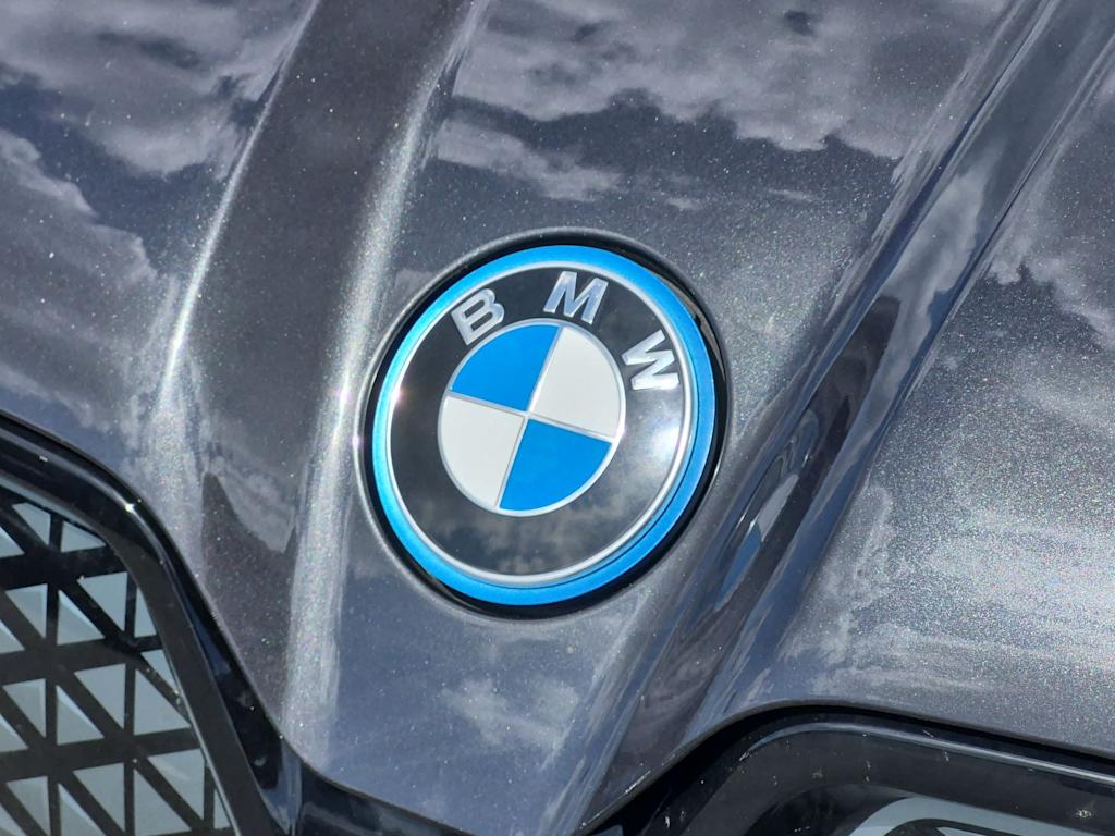 Thumbnail: 2025 BMW iX - 7