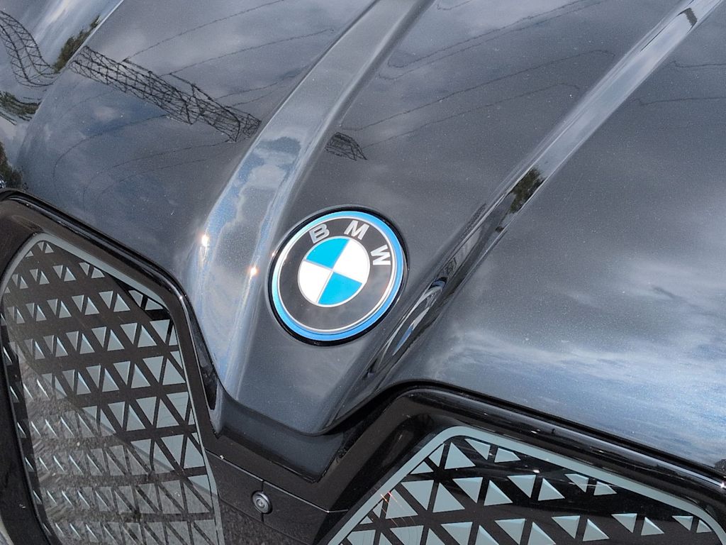 Thumbnail: 2024 BMW iX - 7