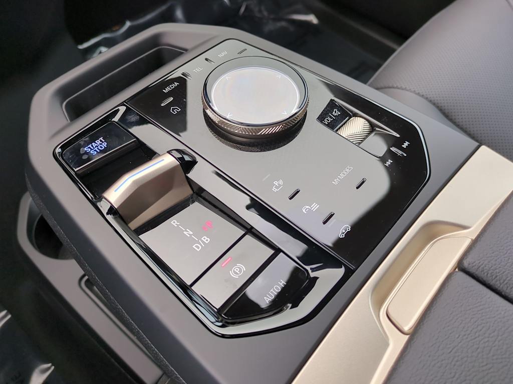 Thumbnail: 2025 BMW iX - 15