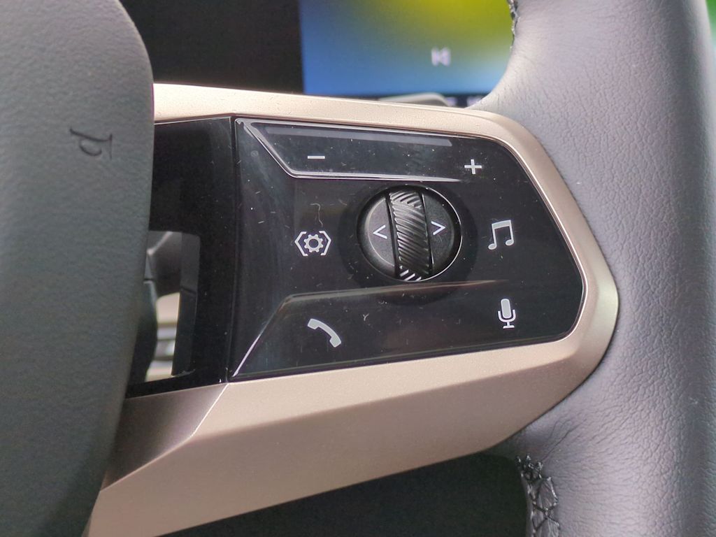 Thumbnail: 2025 BMW iX - 31