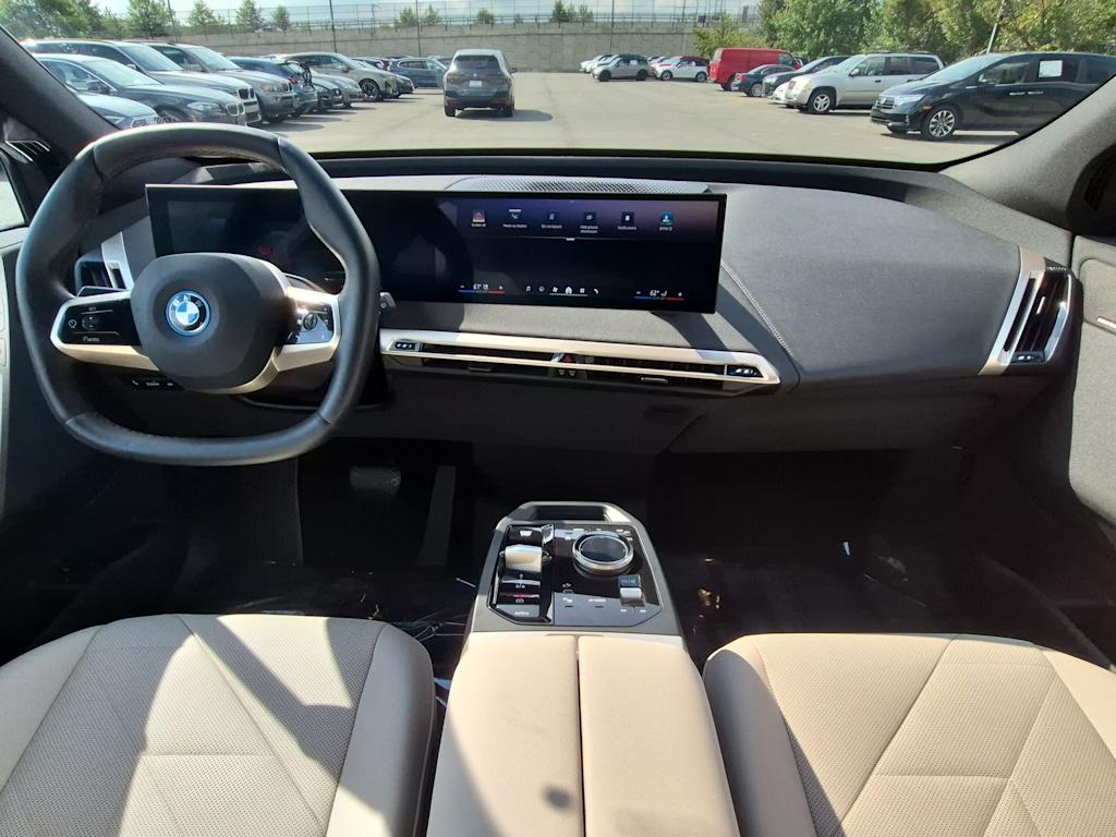 Thumbnail: 2024 BMW iX - 9