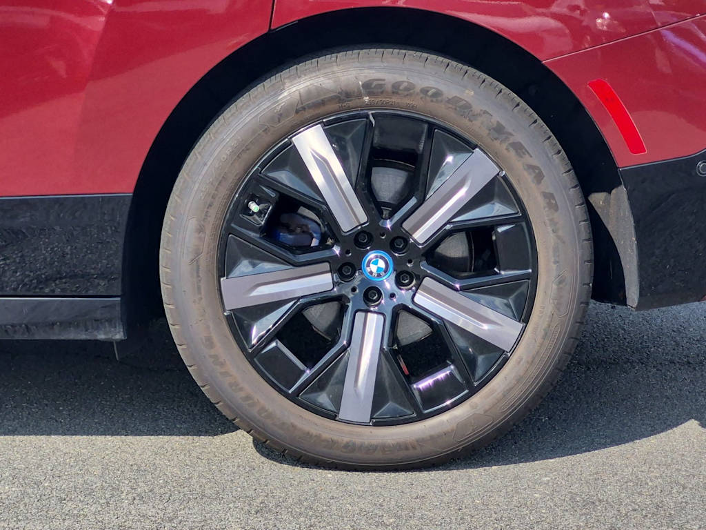 Thumbnail: 2024 BMW iX - 8