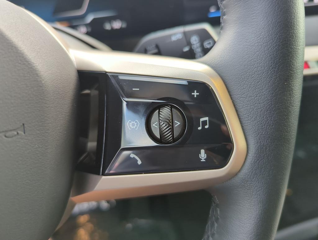 Thumbnail: 2025 BMW iX - 29