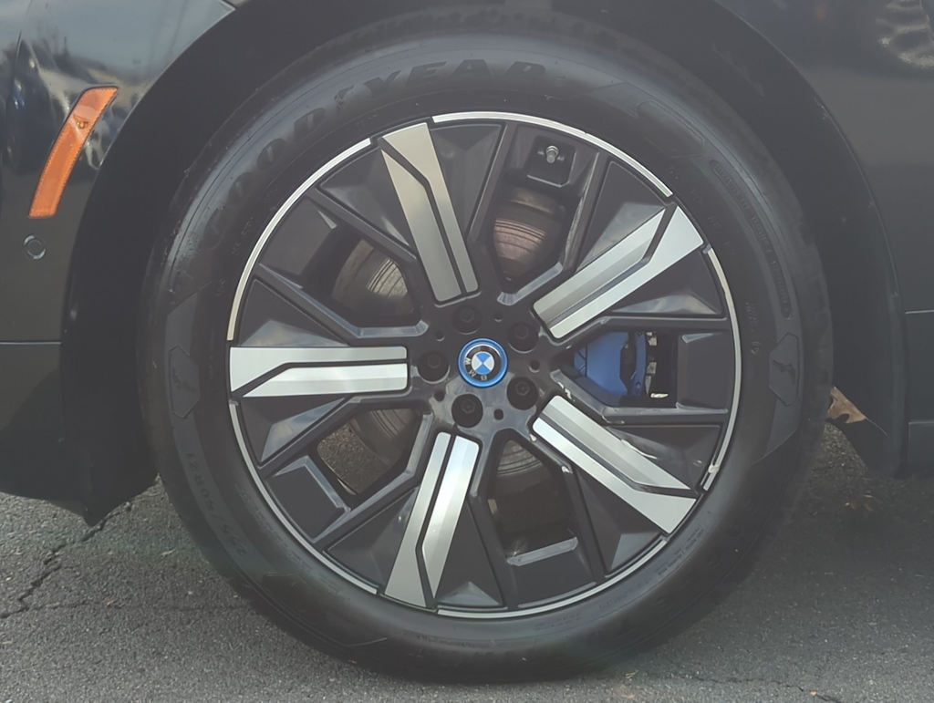 Thumbnail: 2025 BMW iX - 8