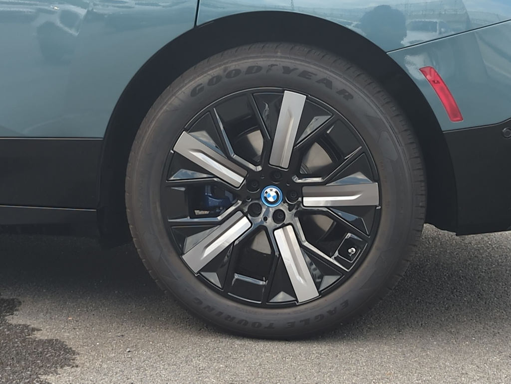 Thumbnail: 2025 BMW iX - 7