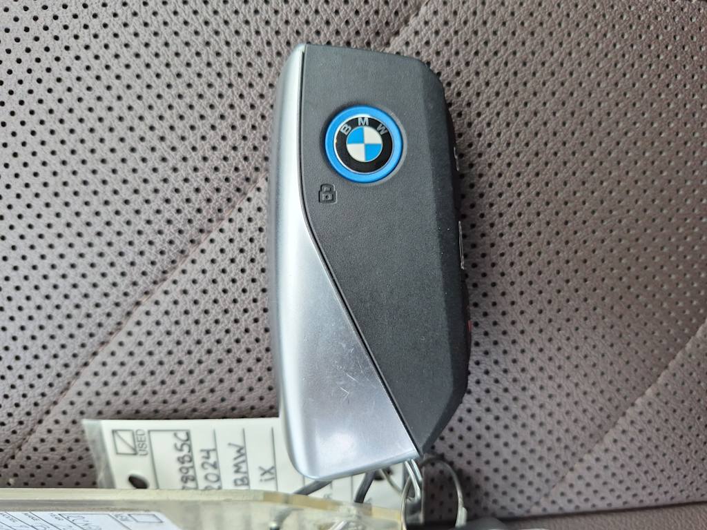 Thumbnail: 2024 BMW iX - 18