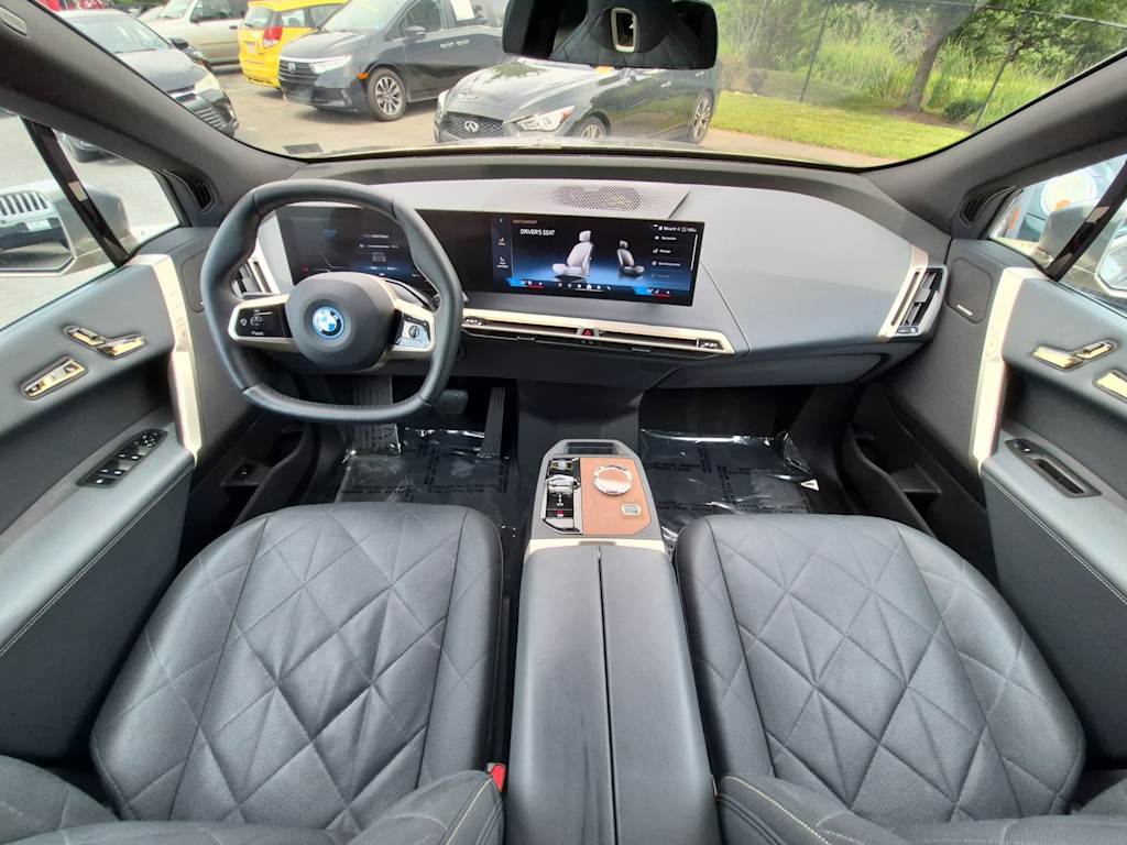 Thumbnail: 2024 BMW iX - 8