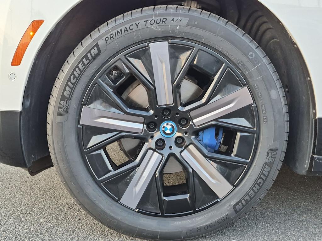 Thumbnail: 2024 BMW iX - 8