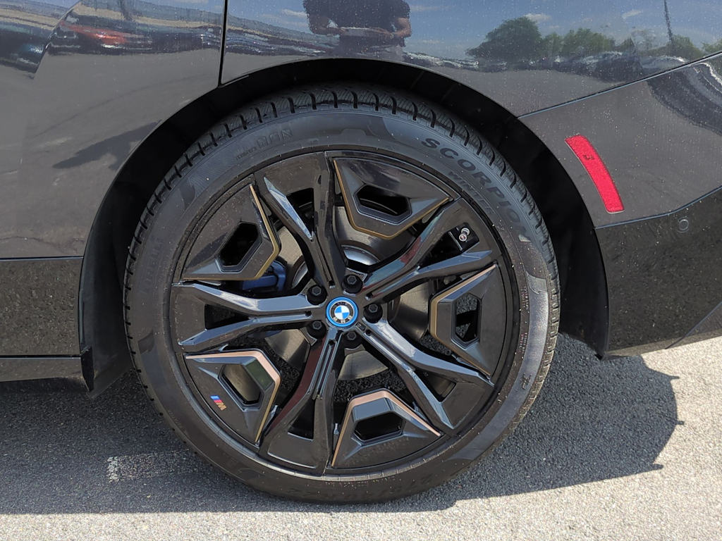 2023 BMW iX M60 4