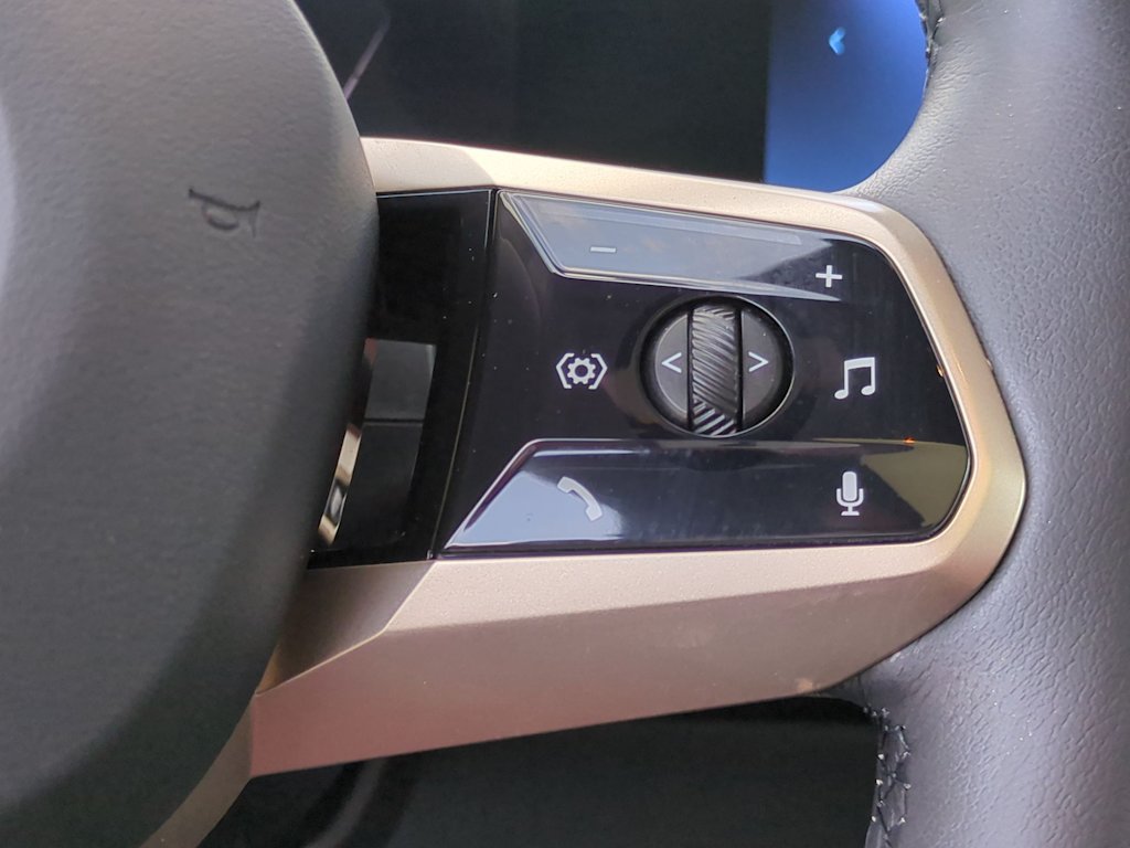 2023 BMW iX M60 22