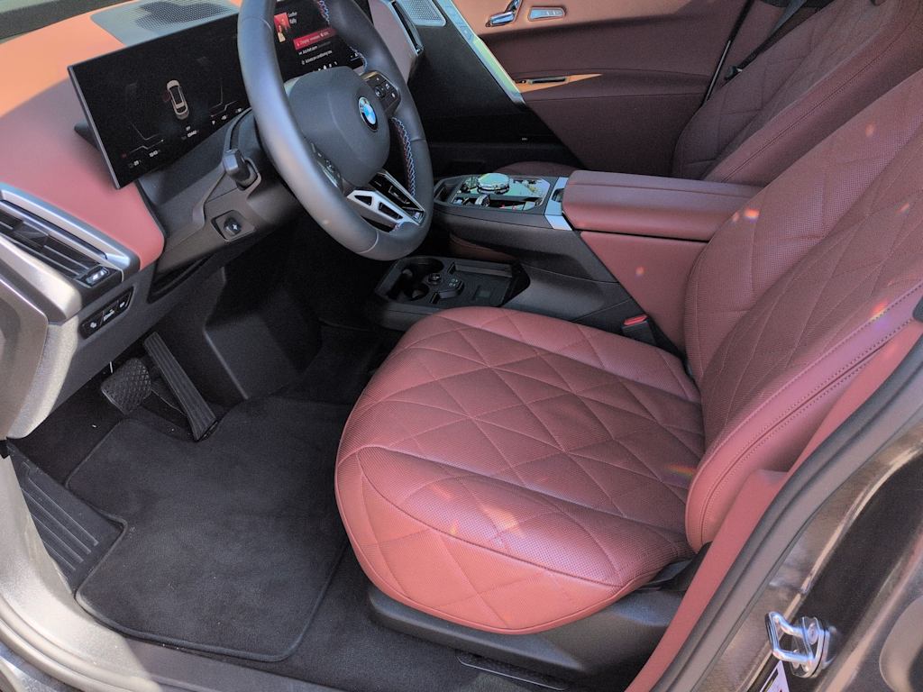 Thumbnail: 2025 BMW iX - 10