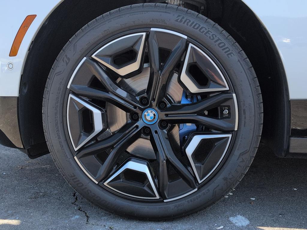 Thumbnail: 2025 BMW iX - 8