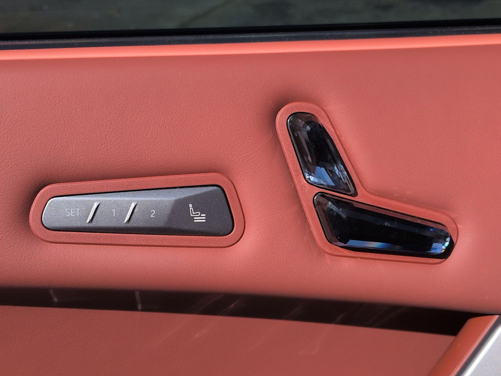 Thumbnail: 2025 BMW iX - 25