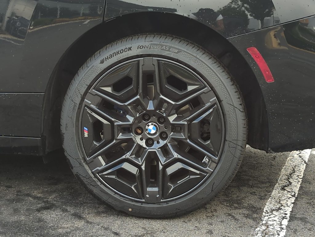 Thumbnail: 2026 BMW iX - 8