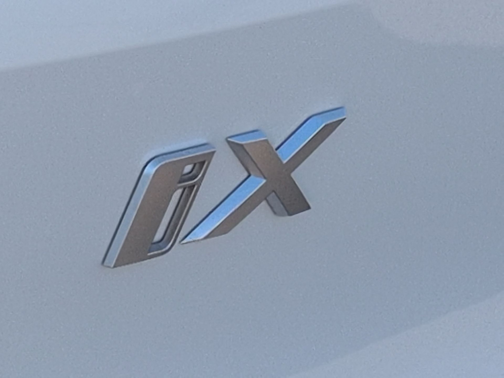 Thumbnail: 2026 BMW iX - 7