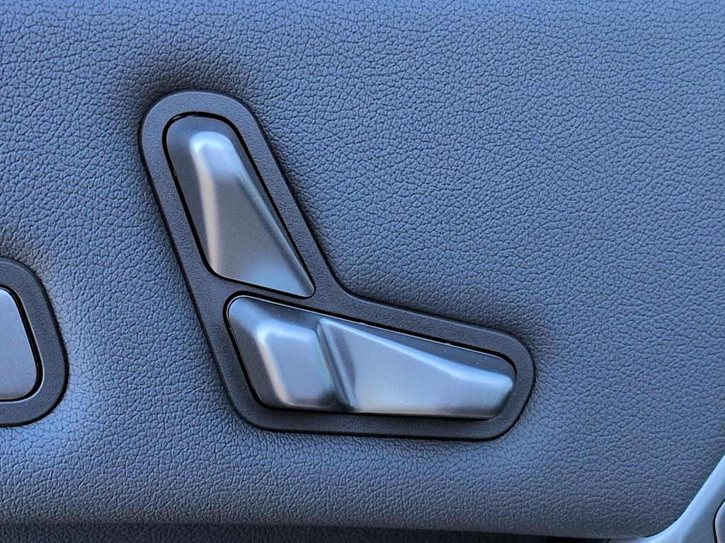 Thumbnail: 2026 BMW iX - 26