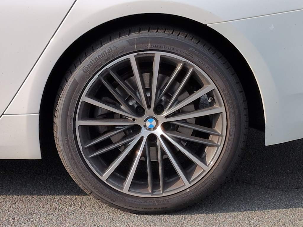 Thumbnail: 2023 BMW 5 Series - 8