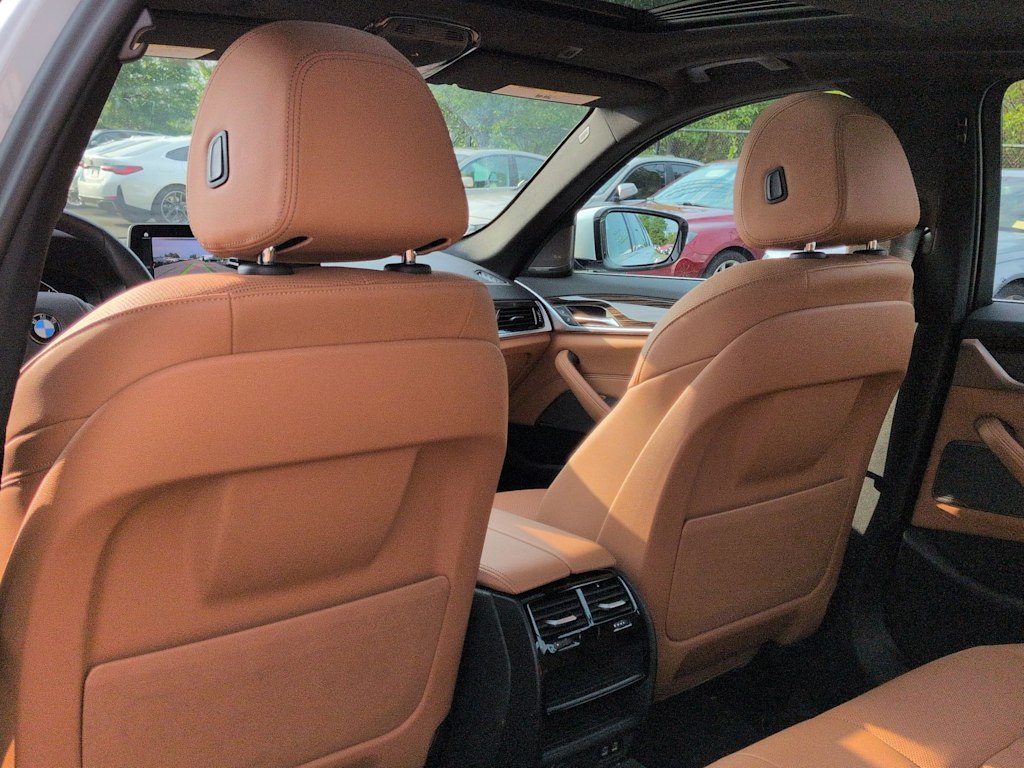 Thumbnail: 2023 BMW 5 Series - 11