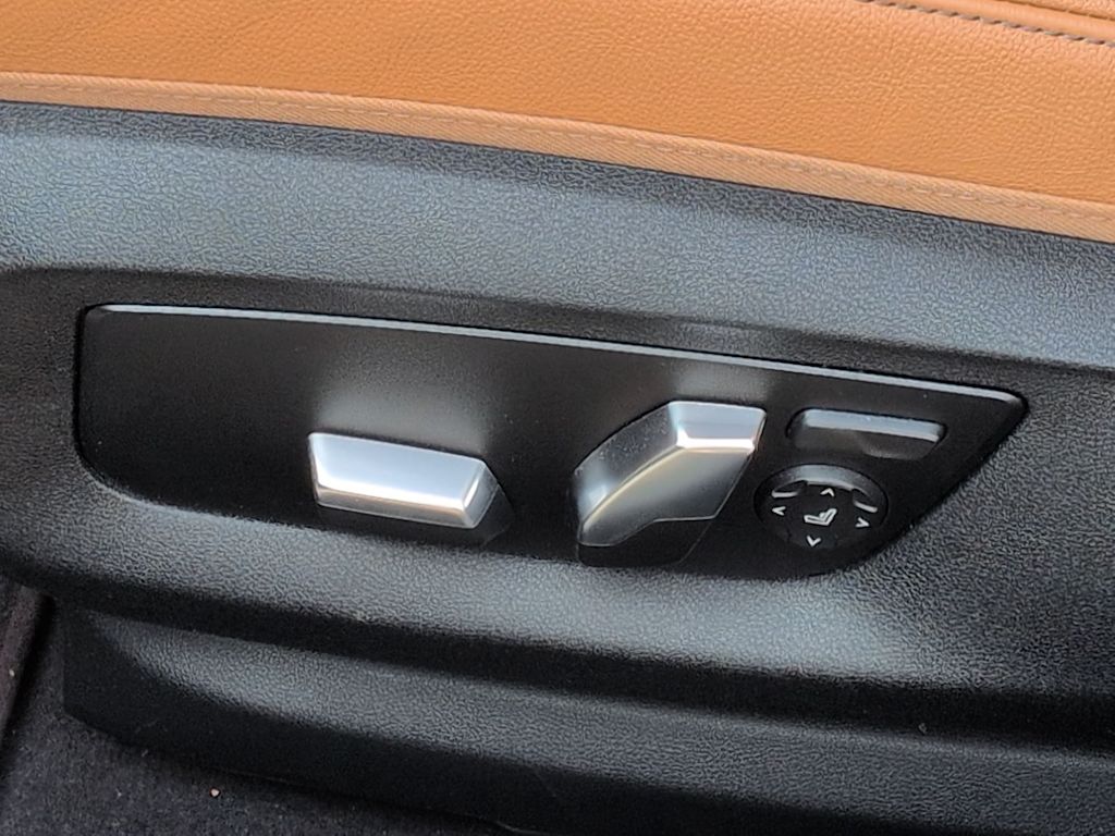 Thumbnail: 2023 BMW 5 Series - 25