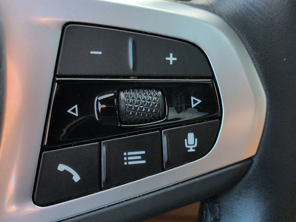 Thumbnail: 2023 BMW 5 Series - 32