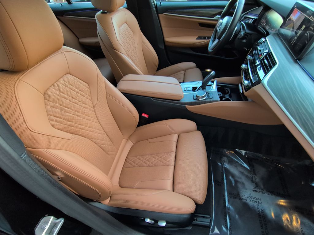 Thumbnail: 2023 BMW 5 Series - 30