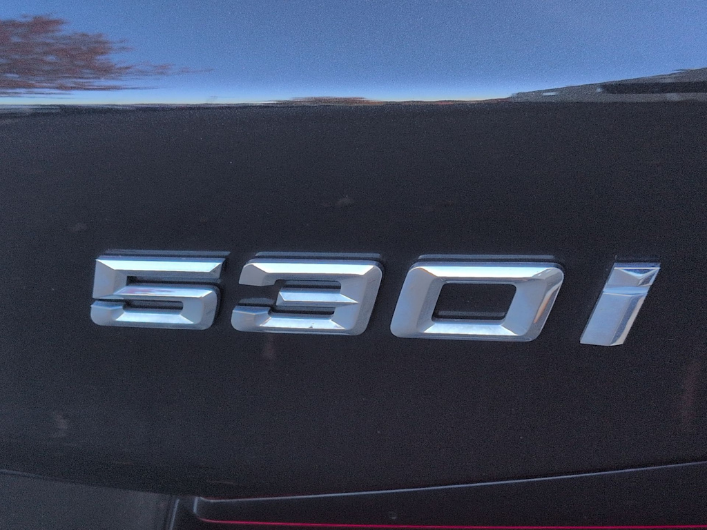 Thumbnail: 2023 BMW 5 Series - 25