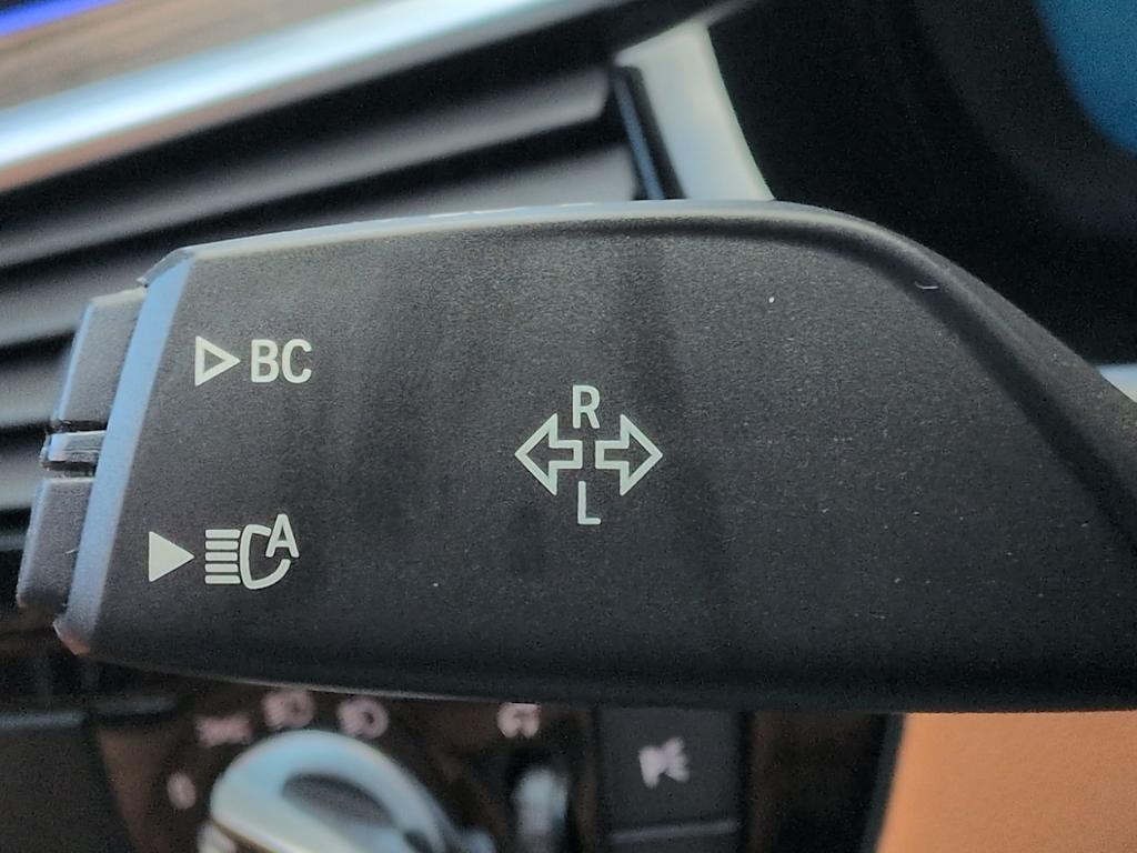 Thumbnail: 2023 BMW 5 Series - 33