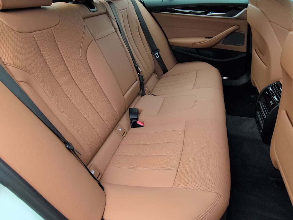 Thumbnail: 2023 BMW 5 Series - 28