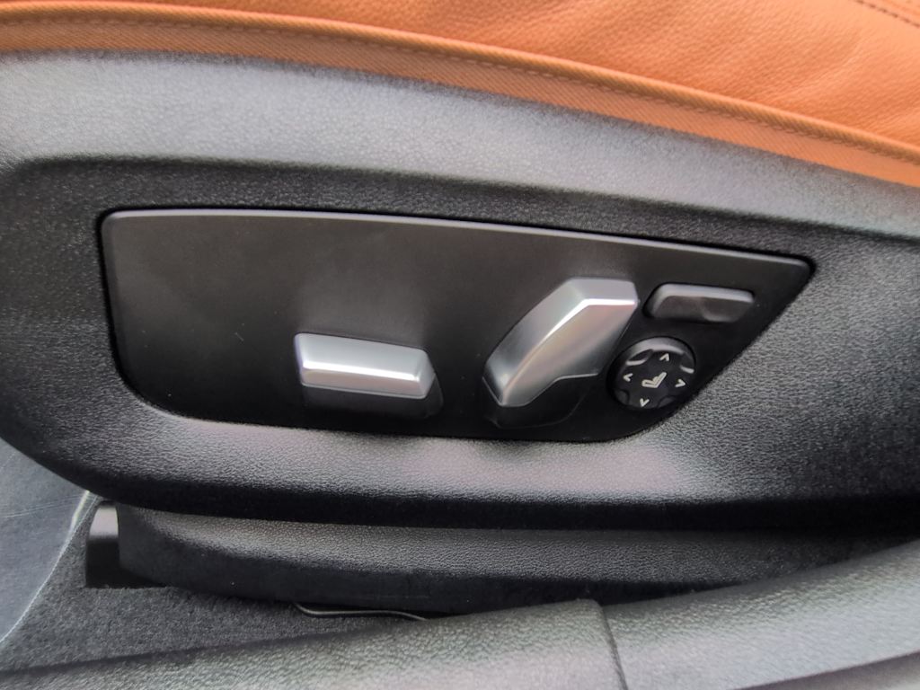 Thumbnail: 2023 BMW 5 Series - 25