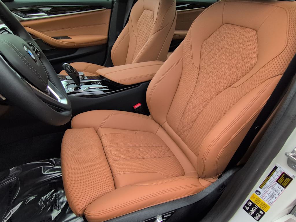 Thumbnail: 2023 BMW 5 Series - 12