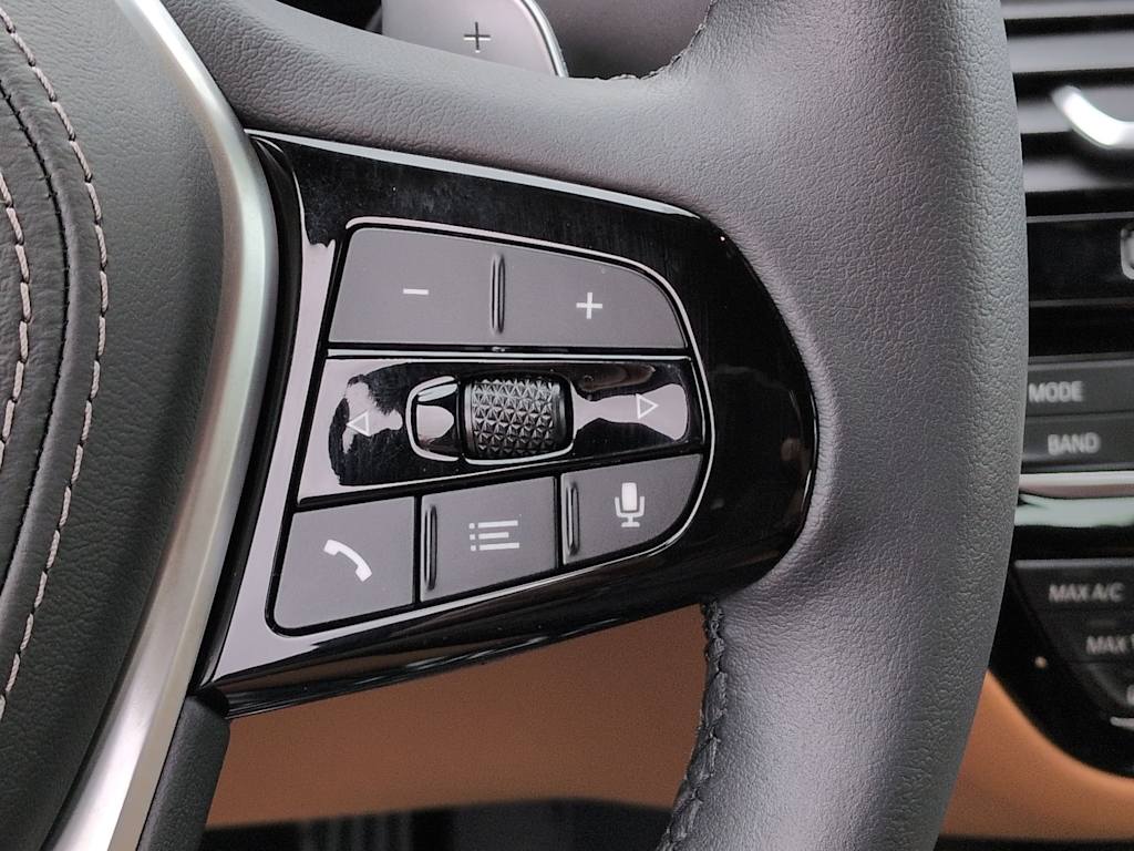 Thumbnail: 2023 BMW 5 Series - 31