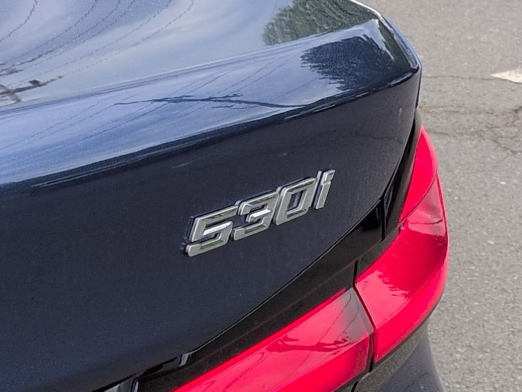 Thumbnail: 2023 BMW 5 Series - 25