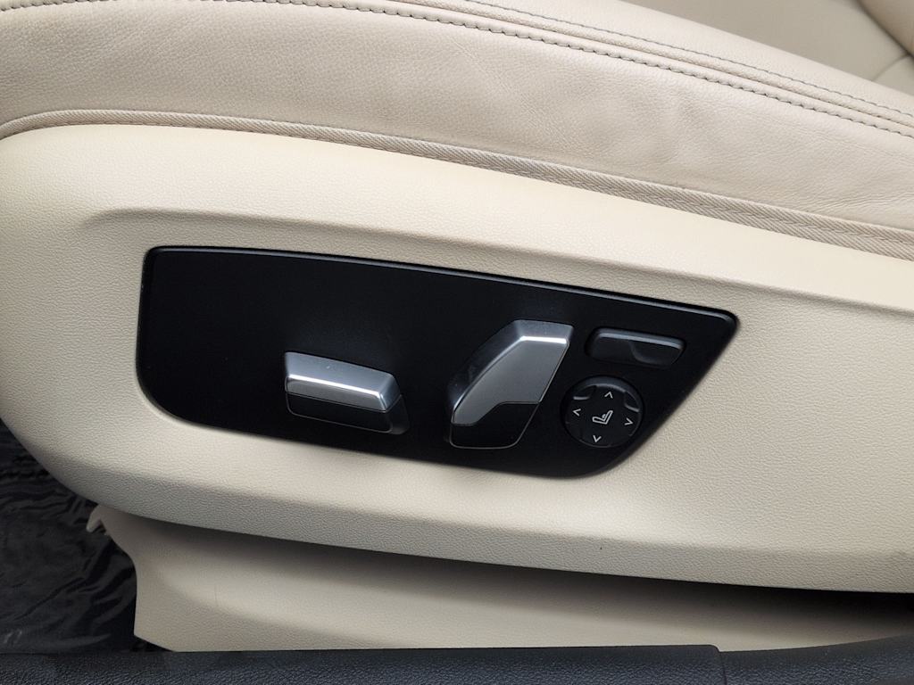 Thumbnail: 2023 BMW 5 Series - 26