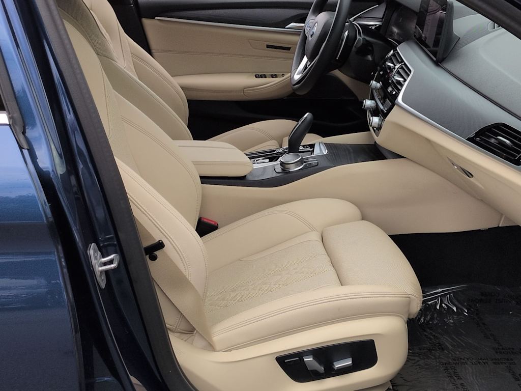 Thumbnail: 2023 BMW 5 Series - 12
