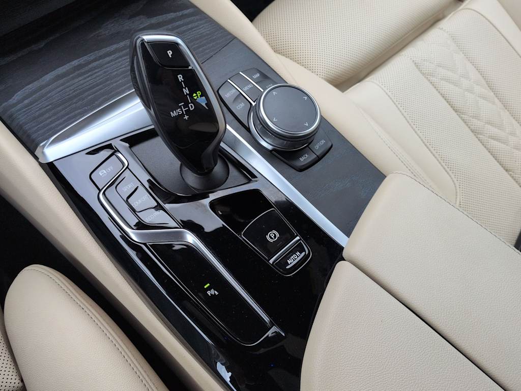 Thumbnail: 2023 BMW 5 Series - 39