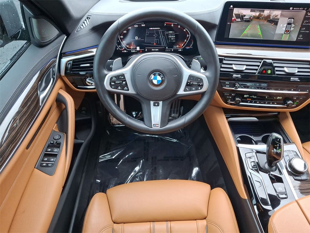 2022 BMW 5 Series 550i 9