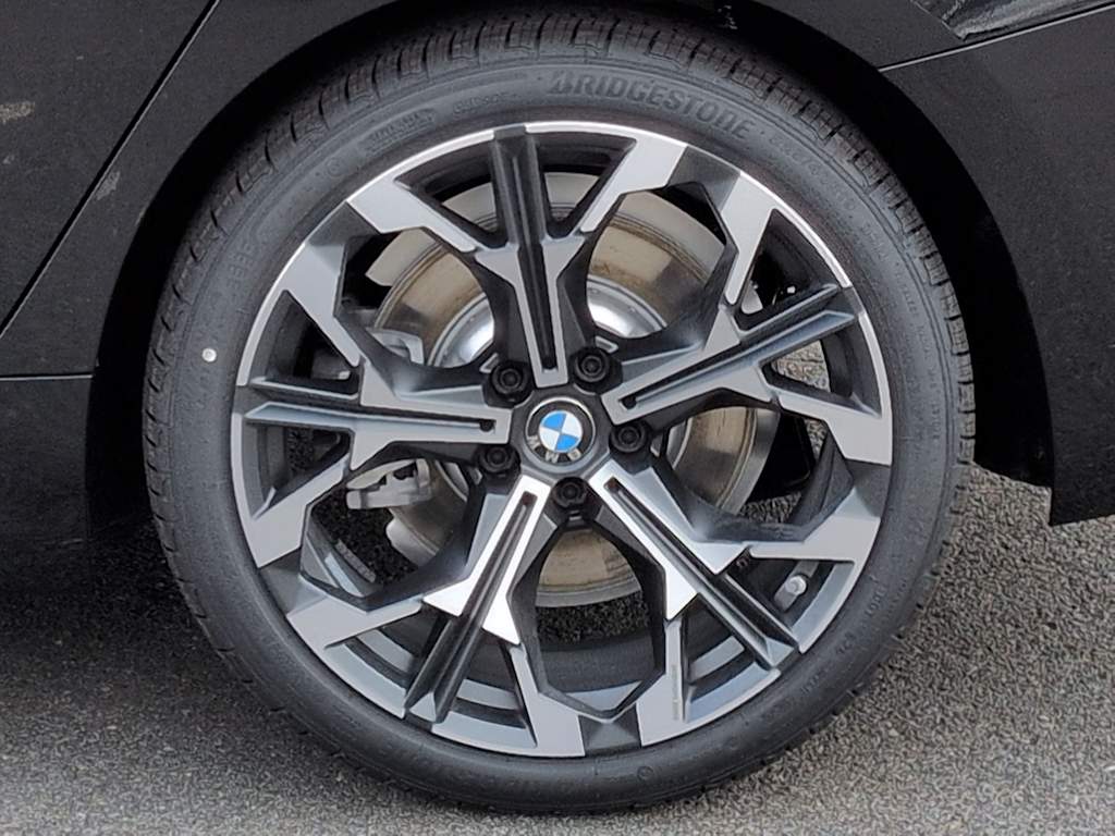 Thumbnail: 2026 BMW 3 Series - 8