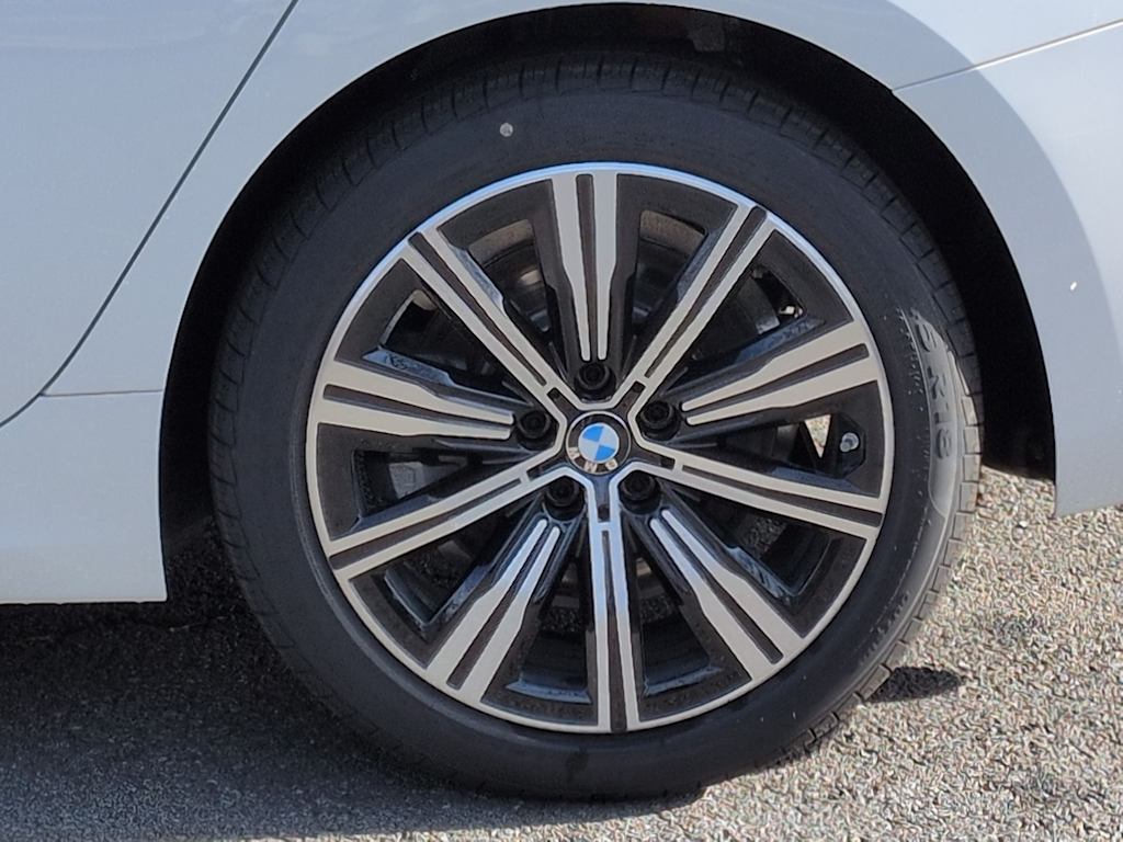 Thumbnail: 2026 BMW 3 Series - 8
