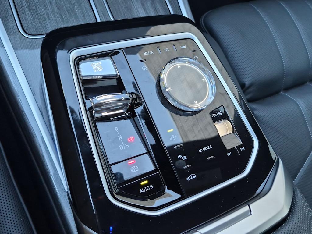 Thumbnail: 2024 BMW 7 Series - 17