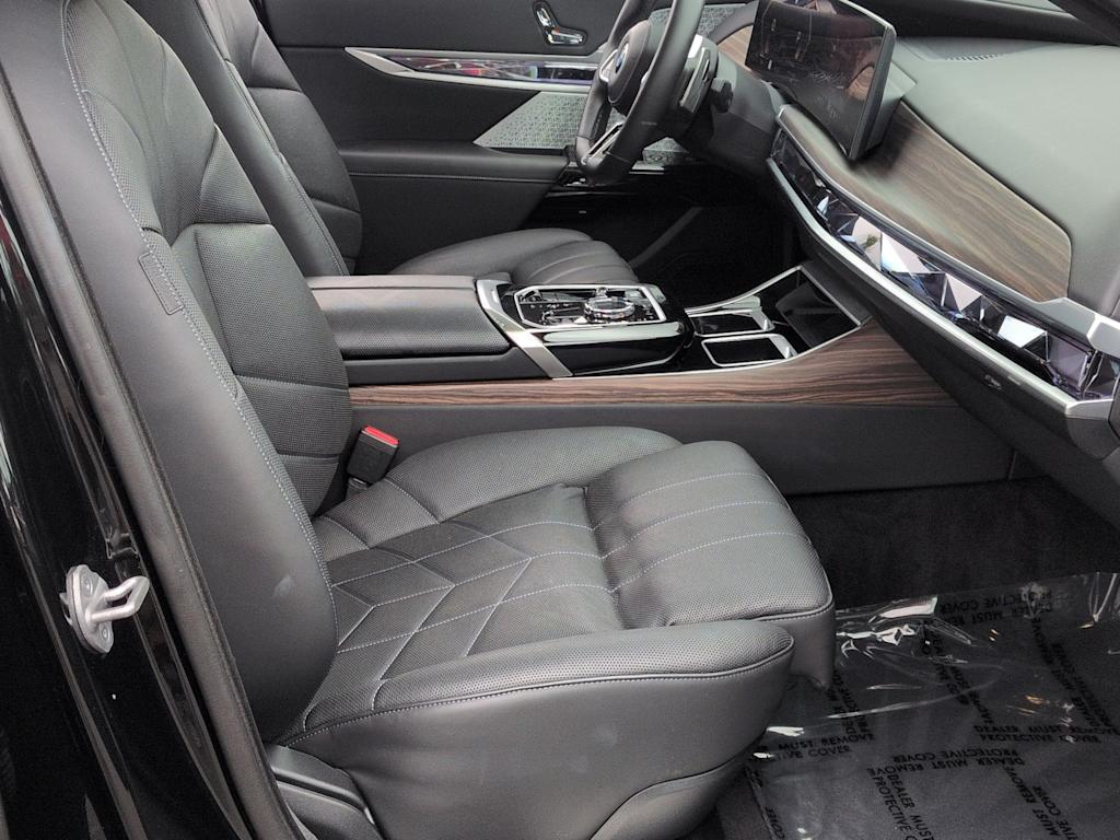 Thumbnail: 2023 BMW 7 Series - 31