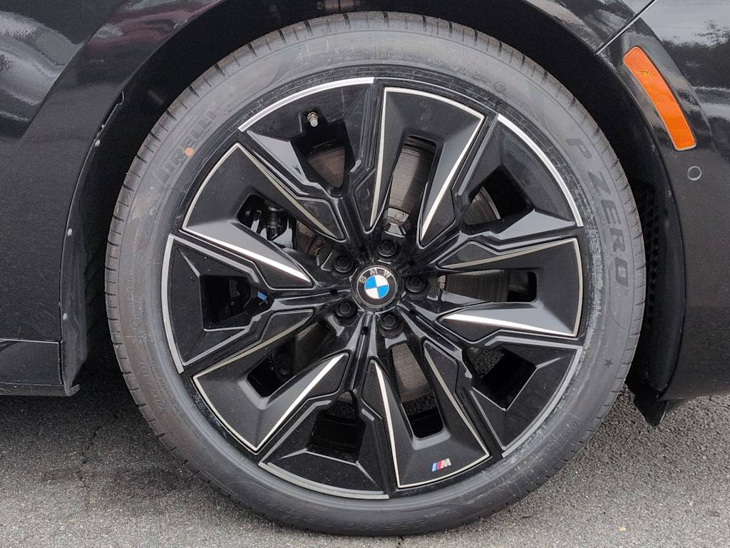 Thumbnail: 2023 BMW 7 Series - 8