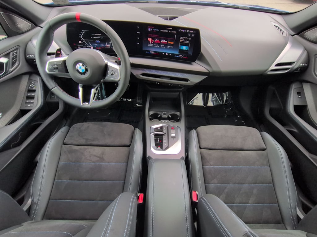 Thumbnail: 2025 BMW 2 Series - 10