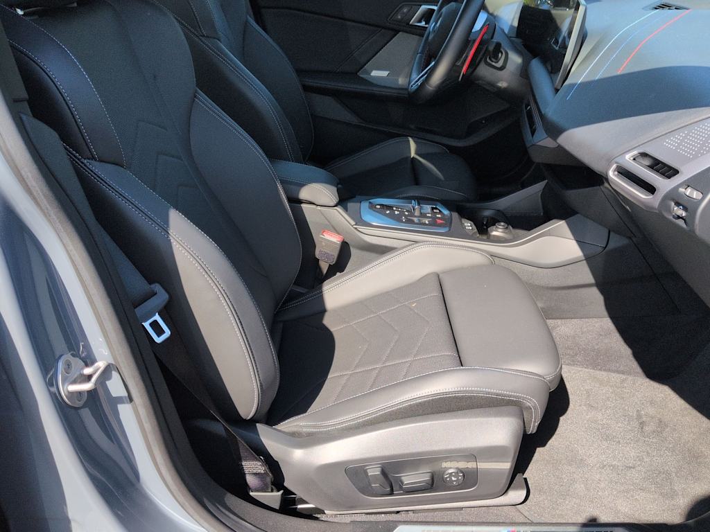 Thumbnail: 2025 BMW 2 Series - 27