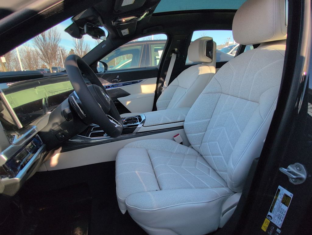 Thumbnail: 2026 BMW 7 Series - 11