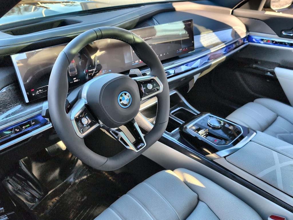 Thumbnail: 2026 BMW 7 Series - 2
