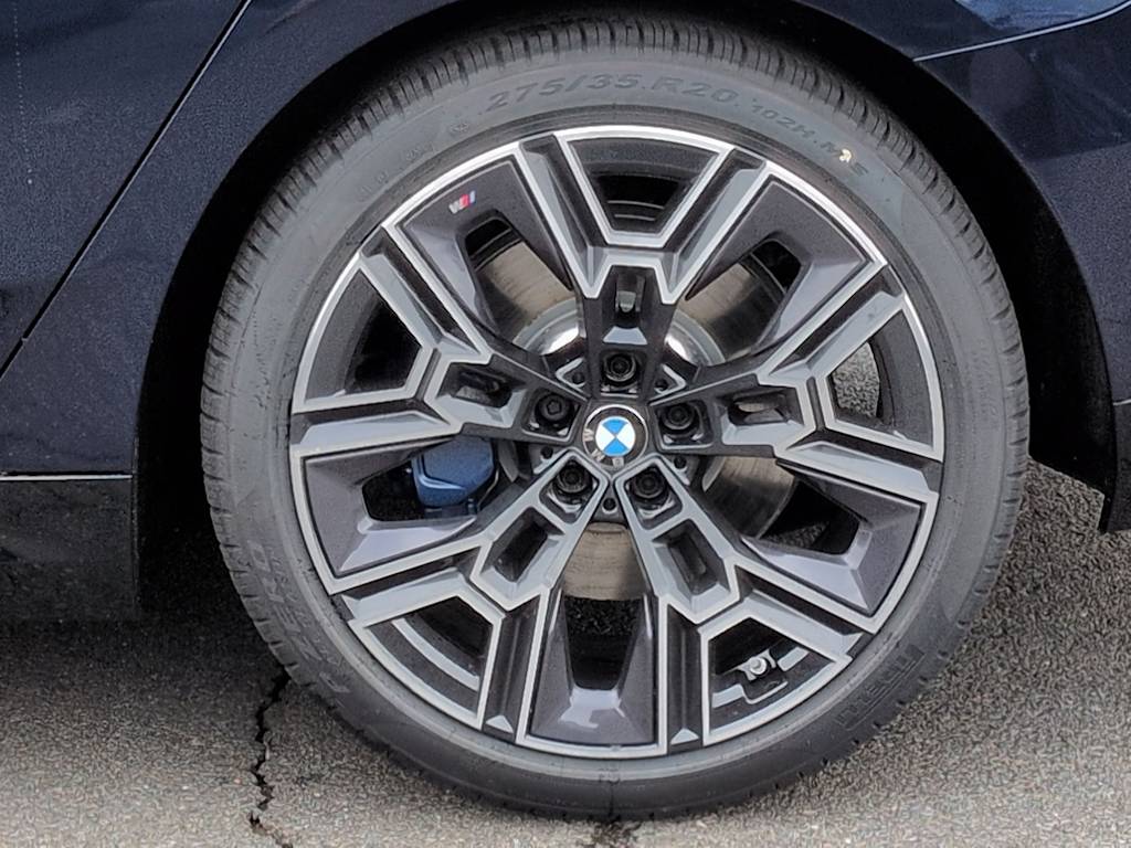 Thumbnail: 2026 BMW 5 Series - 8