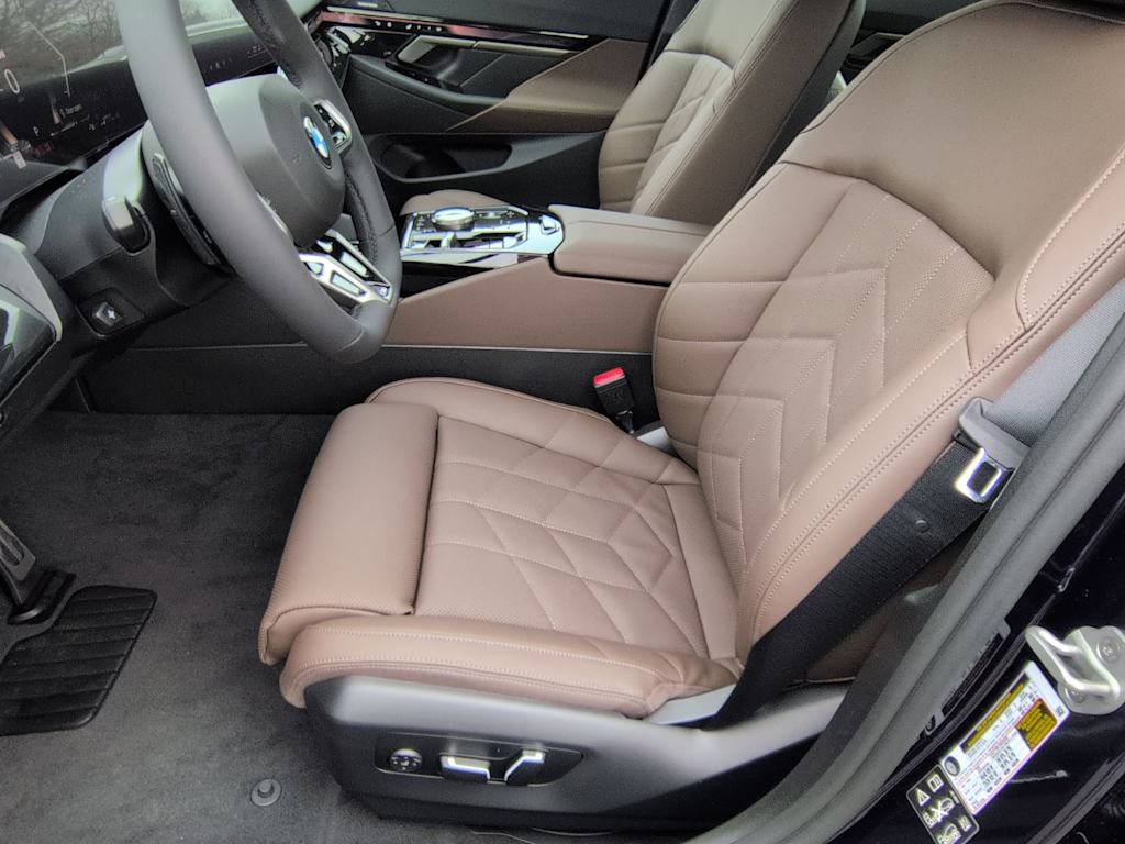 Thumbnail: 2026 BMW 5 Series - 11