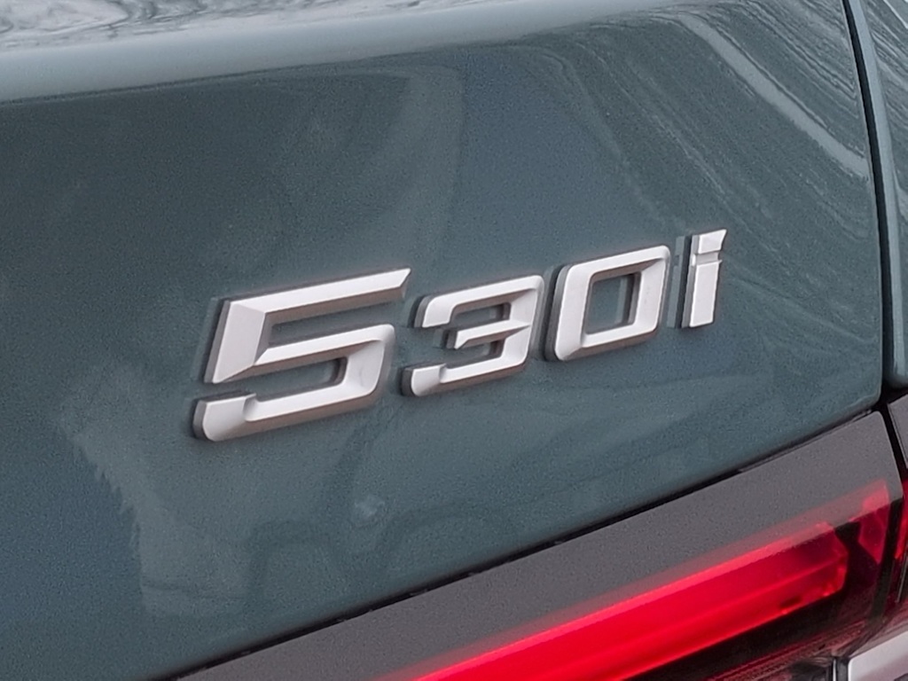 Thumbnail: 2026 BMW 5 Series - 21